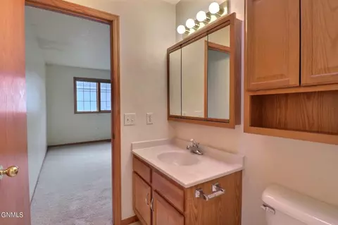724 Calgary Ave E, Bismarck, ND 58503 photo 12