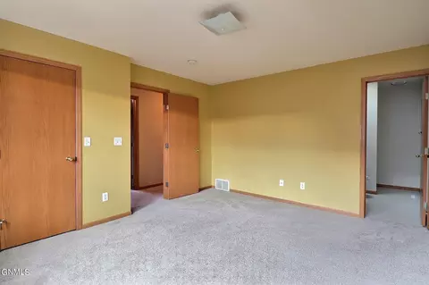 724 Calgary Ave E, Bismarck, ND 58503 photo 9
