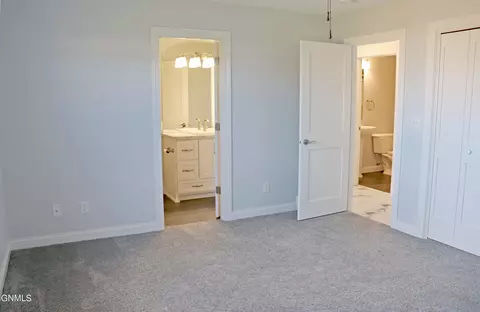 4412 Chamberlain Dr, Bismarck, ND 58503 photo 12