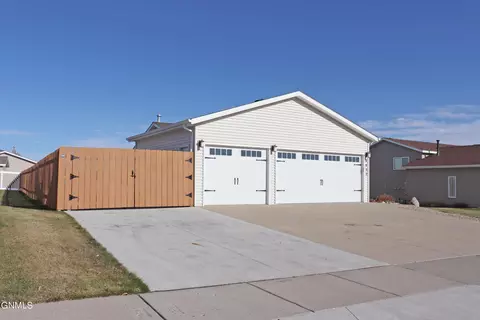 4412 Chamberlain Dr, Bismarck, ND 58503 photo 48