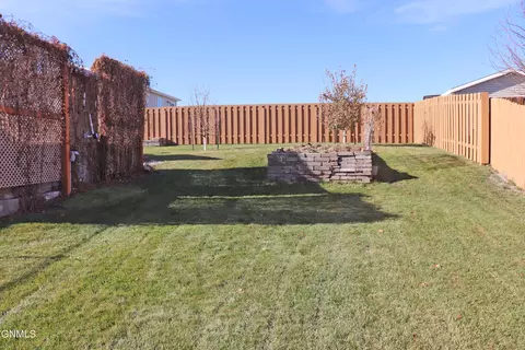 4412 Chamberlain Dr, Bismarck, ND 58503 photo 56