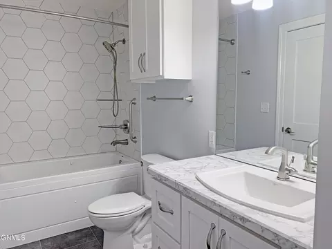 4412 Chamberlain Dr, Bismarck, ND 58503 photo 9
