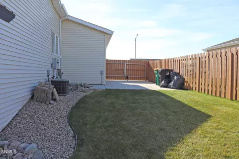 4412 Chamberlain Dr, Bismarck, ND 58503 photo 52