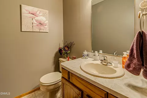 1019 E Bowen Ave, Bismarck, ND 58504 photo 27