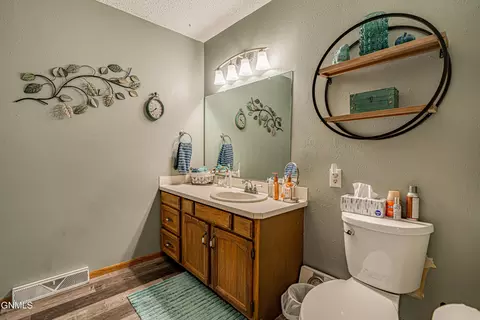 1019 E Bowen Ave, Bismarck, ND 58504 photo 32