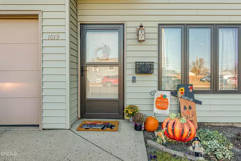 1019 E Bowen Ave, Bismarck, ND 58504 photo 5