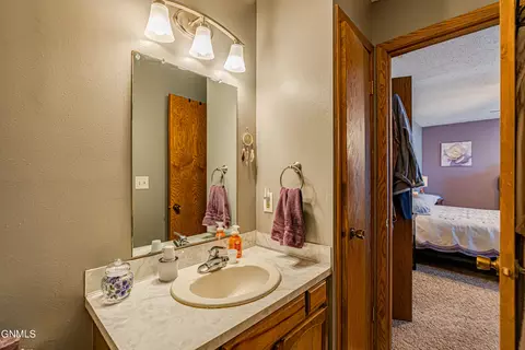 1019 E Bowen Ave, Bismarck, ND 58504 photo 30