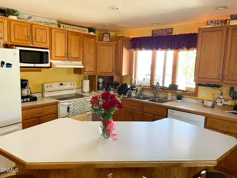 2990 40th St, Mandan, ND 58554 photo 73