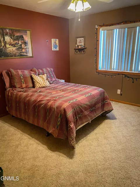 2990 40th St, Mandan, ND 58554 photo 31