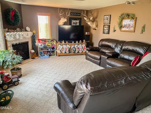 2990 40th St, Mandan, ND 58554 photo 21