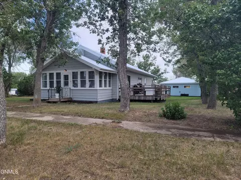 112 Jetson St, Grenora, ND 58845 photo 1