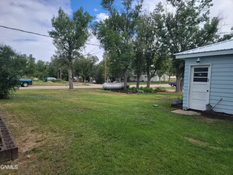 112 Jetson St, Grenora, ND 58845 photo 13