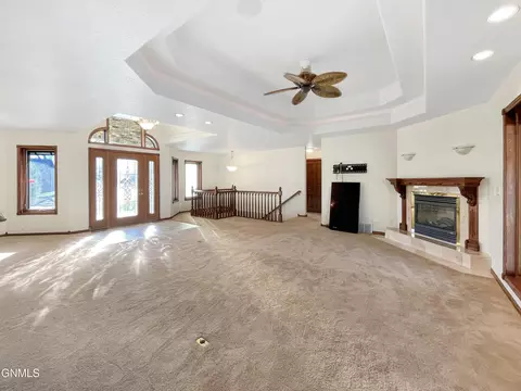409 23rd Terrace Ter E, Williston, ND 58801 photo 5