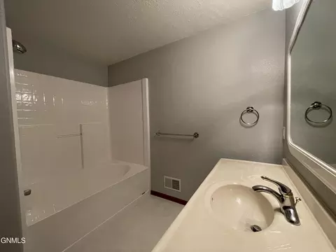 409 23rd Terrace Ter E, Williston, ND 58801 photo 42