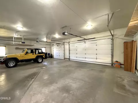 409 23rd Terrace Ter E, Williston, ND 58801 photo 52