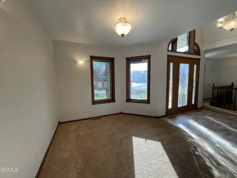 409 23rd Terrace Ter E, Williston, ND 58801 photo 11