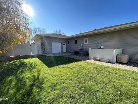 409 23rd Terrace Ter E, Williston, ND 58801 photo 57