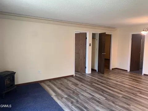 305 11th Ave W, Williston, ND 58801 photo 8