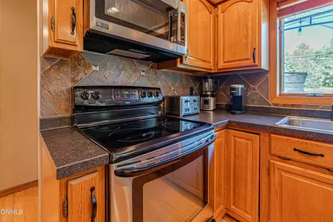 1306 Ash Coulee Dr, Bismarck, ND 58503 photo 16