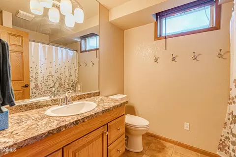 1306 Ash Coulee Dr, Bismarck, ND 58503 photo 51