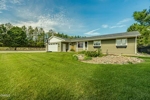 1306 Ash Coulee Dr, Bismarck, ND 58503 photo 100
