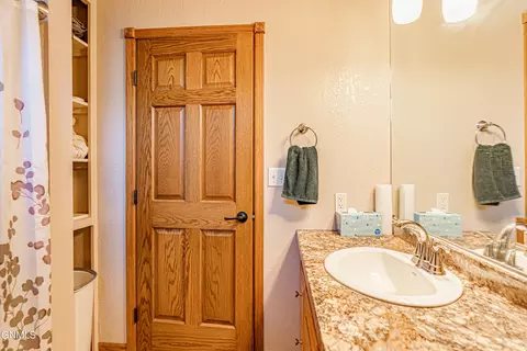 1306 Ash Coulee Dr, Bismarck, ND 58503 photo 54