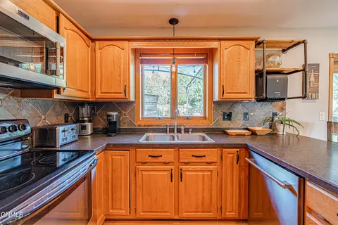 1306 Ash Coulee Dr, Bismarck, ND 58503 photo 15