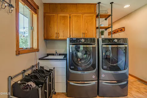 1306 Ash Coulee Dr, Bismarck, ND 58503 photo 42