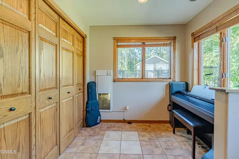 1306 Ash Coulee Dr, Bismarck, ND 58503 photo 40