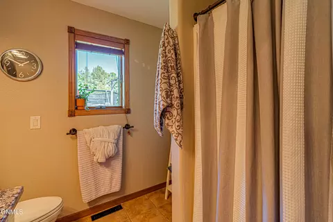 1306 Ash Coulee Dr, Bismarck, ND 58503 photo 35