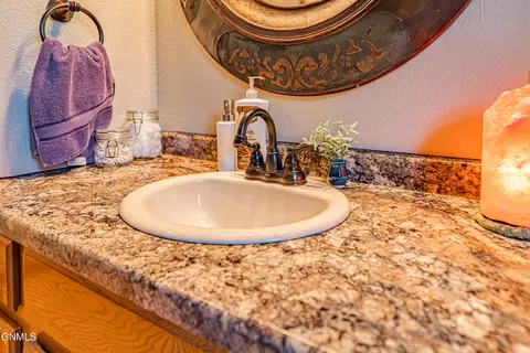 1306 Ash Coulee Dr, Bismarck, ND 58503 photo 37