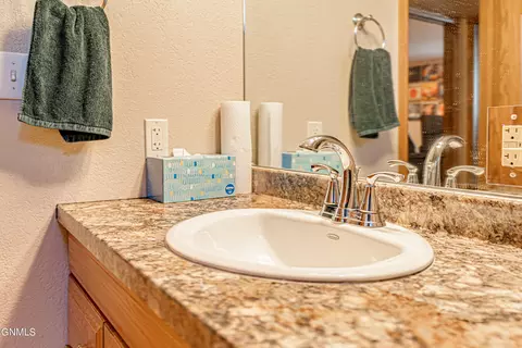 1306 Ash Coulee Dr, Bismarck, ND 58503 photo 53