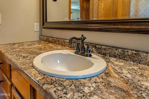 1306 Ash Coulee Dr, Bismarck, ND 58503 photo 31