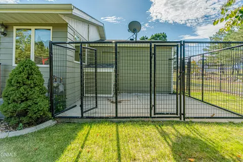 1306 Ash Coulee Dr, Bismarck, ND 58503 photo 86