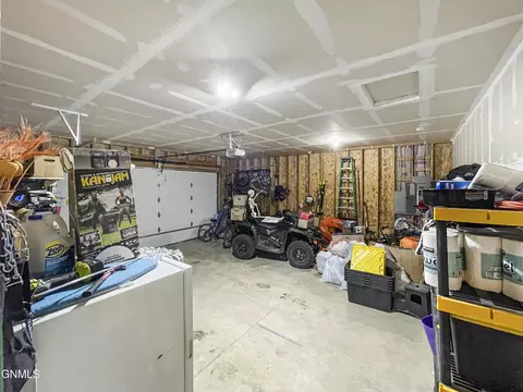 13344 River Meadow St, Williston, ND 58801 photo 17