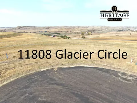 11808 Glacier Cir, Bismarck, ND 58503