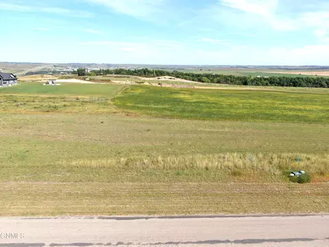 14008 Acadia Dr, Bismarck, ND 58503