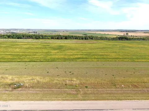 16008 Acadia Dr, Bismarck, ND 58503