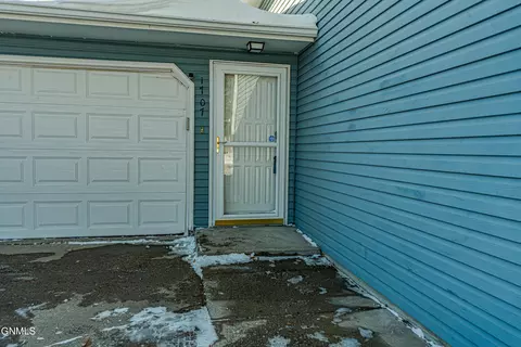 1707 3rd St NE, Mandan, ND 58554 photo 5