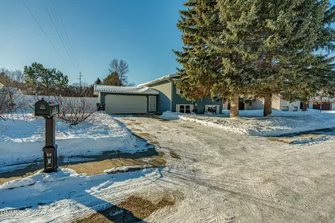 1707 3rd St NE, Mandan, ND 58554 photo 6