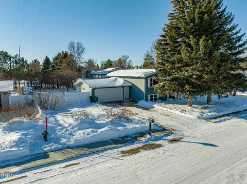 1707 3rd St NE, Mandan, ND 58554 photo 8