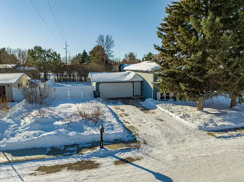 1707 3rd St NE, Mandan, ND 58554 photo 7