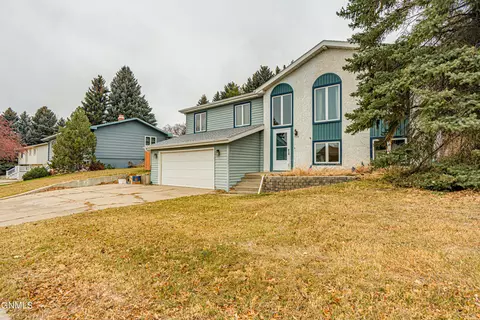 930 Central Ave, Bismarck, ND 58501 photo 2