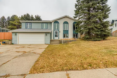930 Central Ave, Bismarck, ND 58501 photo 1