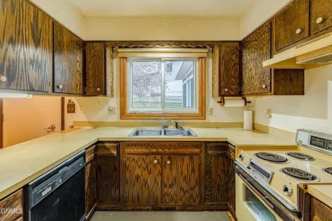 930 Central Ave, Bismarck, ND 58501 photo 9