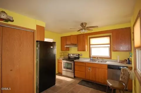 620 8th St SE, Sidney, MT 59270 photo 5