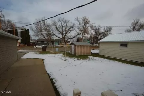 620 8th St SE, Sidney, MT 59270 photo 3
