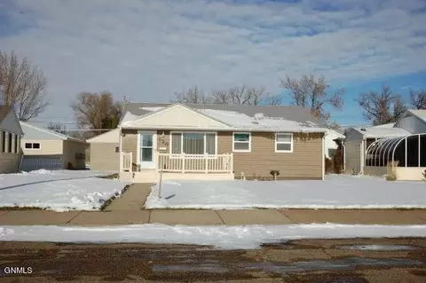 620 8th St SE, Sidney, MT 59270 photo 1