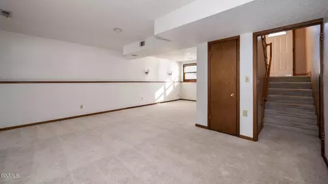 811 8th Ave E, Dickinson, ND 58601 photo 16