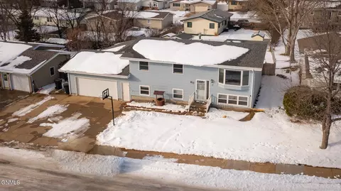 811 8th Ave E, Dickinson, ND 58601 photo 35